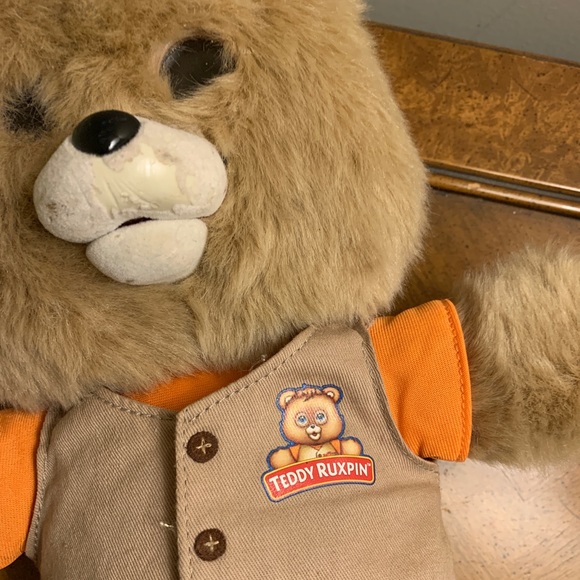 Teddy Ruxpin 2017 animatronic interactive, talking, storytelling bear. Works! - Picture 7 of 13